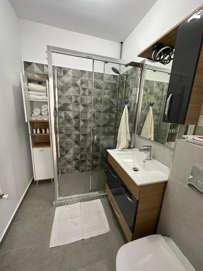 Glamart Apartment Крайова Экстерьер фото